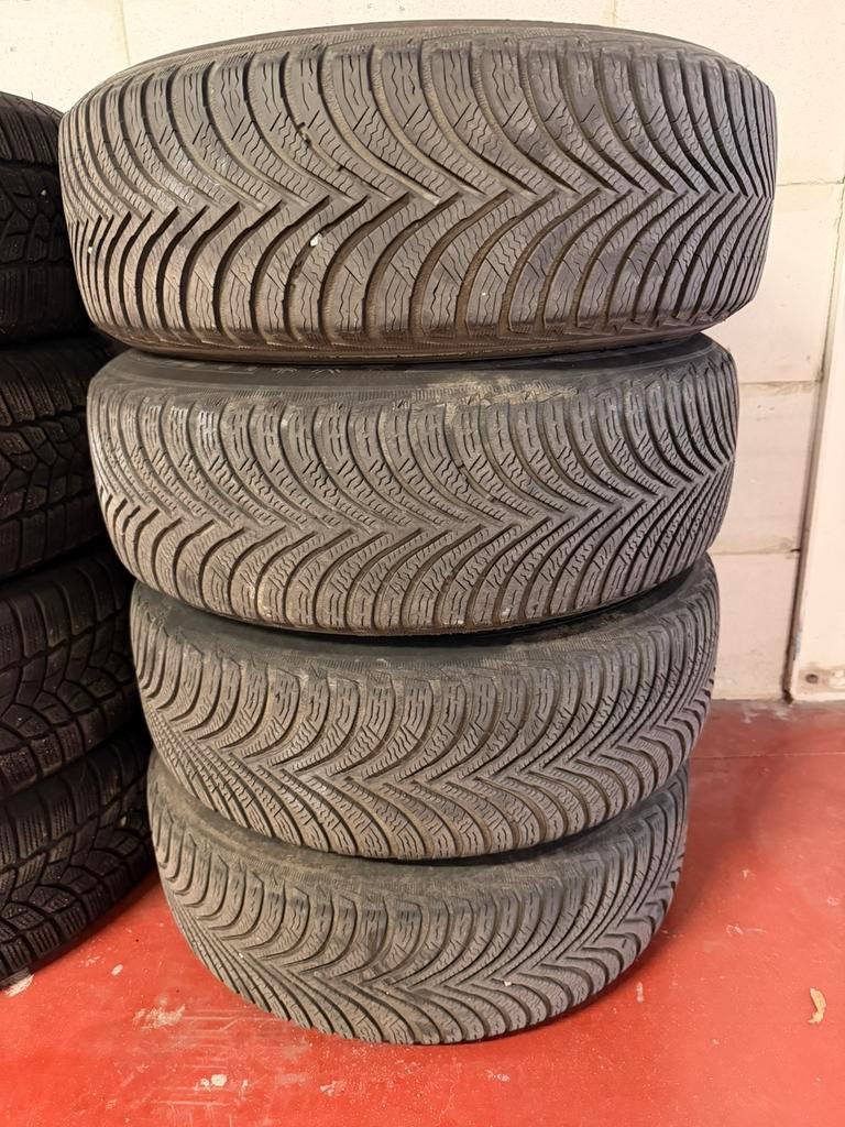 Set winterbanden op stalen velg 205/55 R16, Auto-onderdelen, Banden en Velgen, Ophalen, Gebruikt, 16 inch, Banden en Velgen