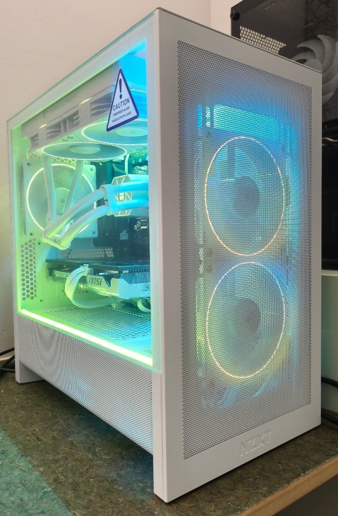 White NZXT Gaming PC RTX 5060 Ti, Computers en Software, Desktop Pc's, Ophalen, 32 GB, AMD Ryzen 5, Zo goed als nieuw