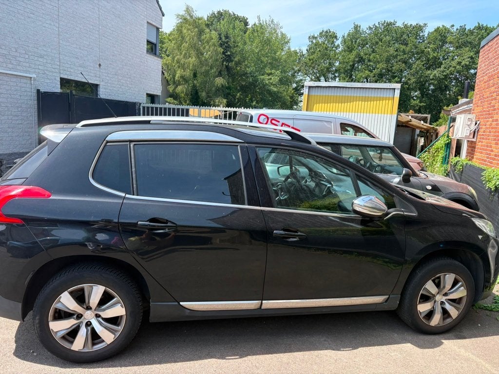 Peugeot 2008 avec moteur endommagé ! ! !, Autos, Achat, Entretenue par le concessionnaire, Noir, 5 portes