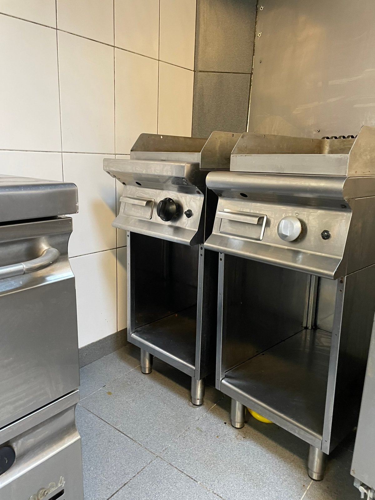 Grillades au gaz, Articles professionnels, Enlèvement