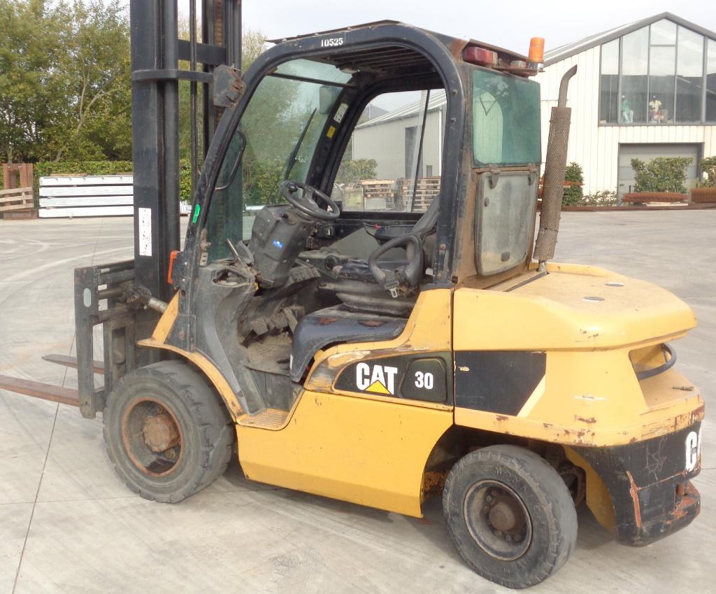 cherche un contrepoids caterpillar DP30n ou Mitsubishi FD30, Enlèvement