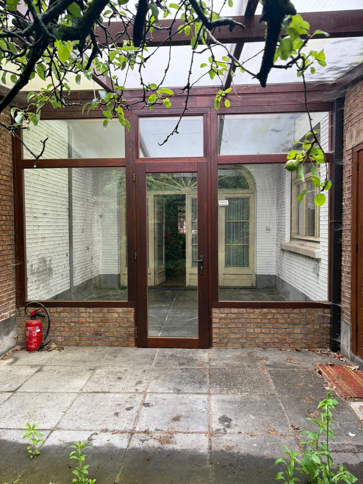 Houten veranda met grote glaspartijen in zeer goede staat, Ophalen, Zo goed als nieuw