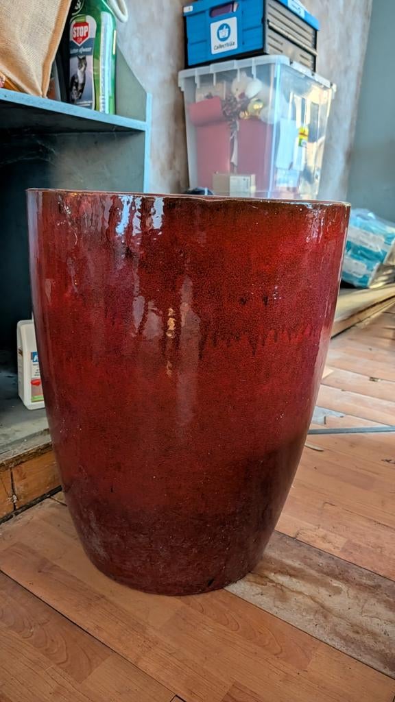 Pot en céramique, Enlèvement, Intérieur