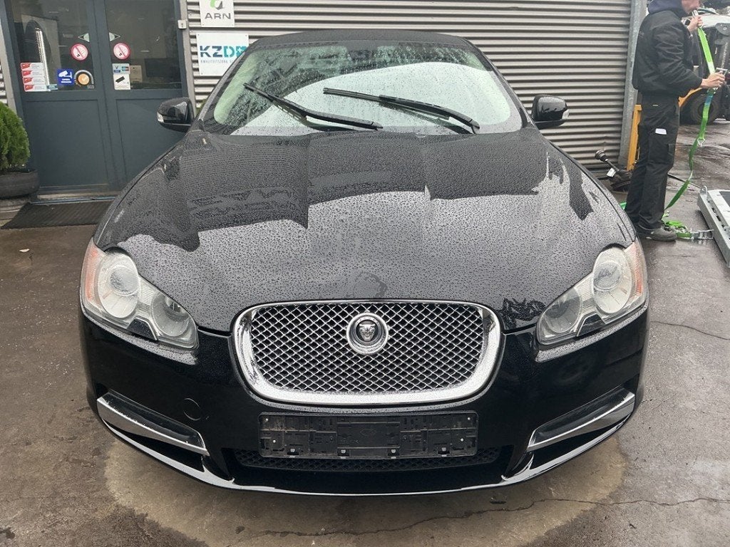 RADIATEUR EAU Jaguar XF (CC9) (|C2C36506|2W938005AH|), Campus Kronberg 7
61476  Kronberg im Taunus, DE, Utilisé, Jaguar, Jaguar Land Rover Deutschland GmbH