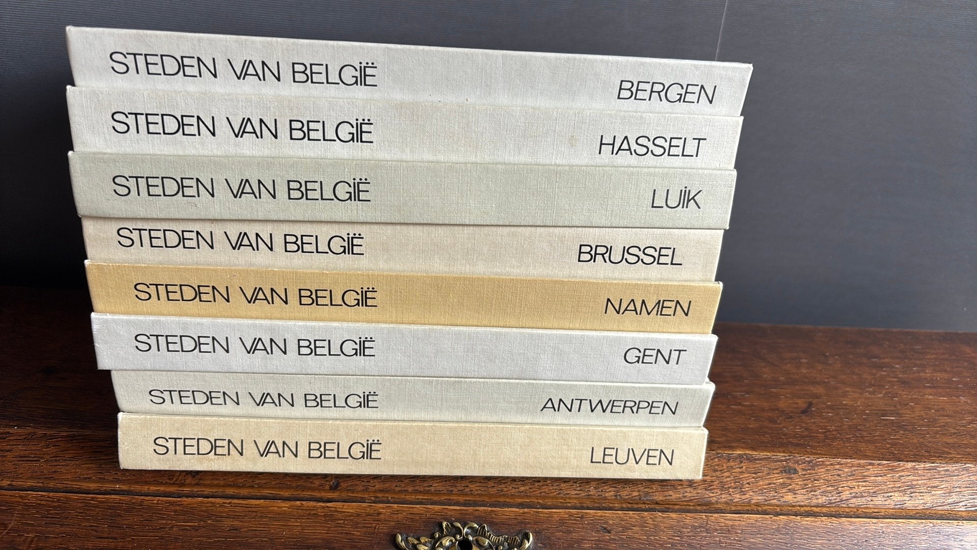 8 vintage Artis-Historia boeken – Steden van België, Ophalen of Verzenden