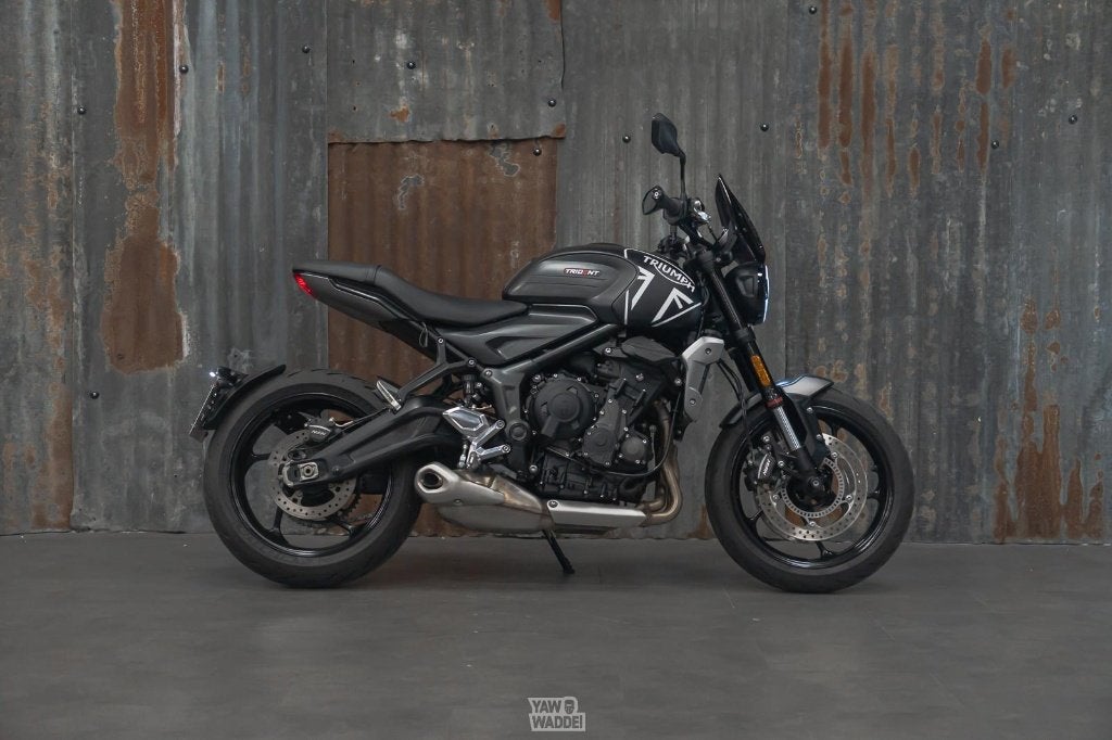 Triumph Trident 660 Matt Jet Black (A2 compatibel), Motoren, 3 cilinders, Meer dan 35 kW, Minimaal motorrijbewijs A2, Handgeschakeld