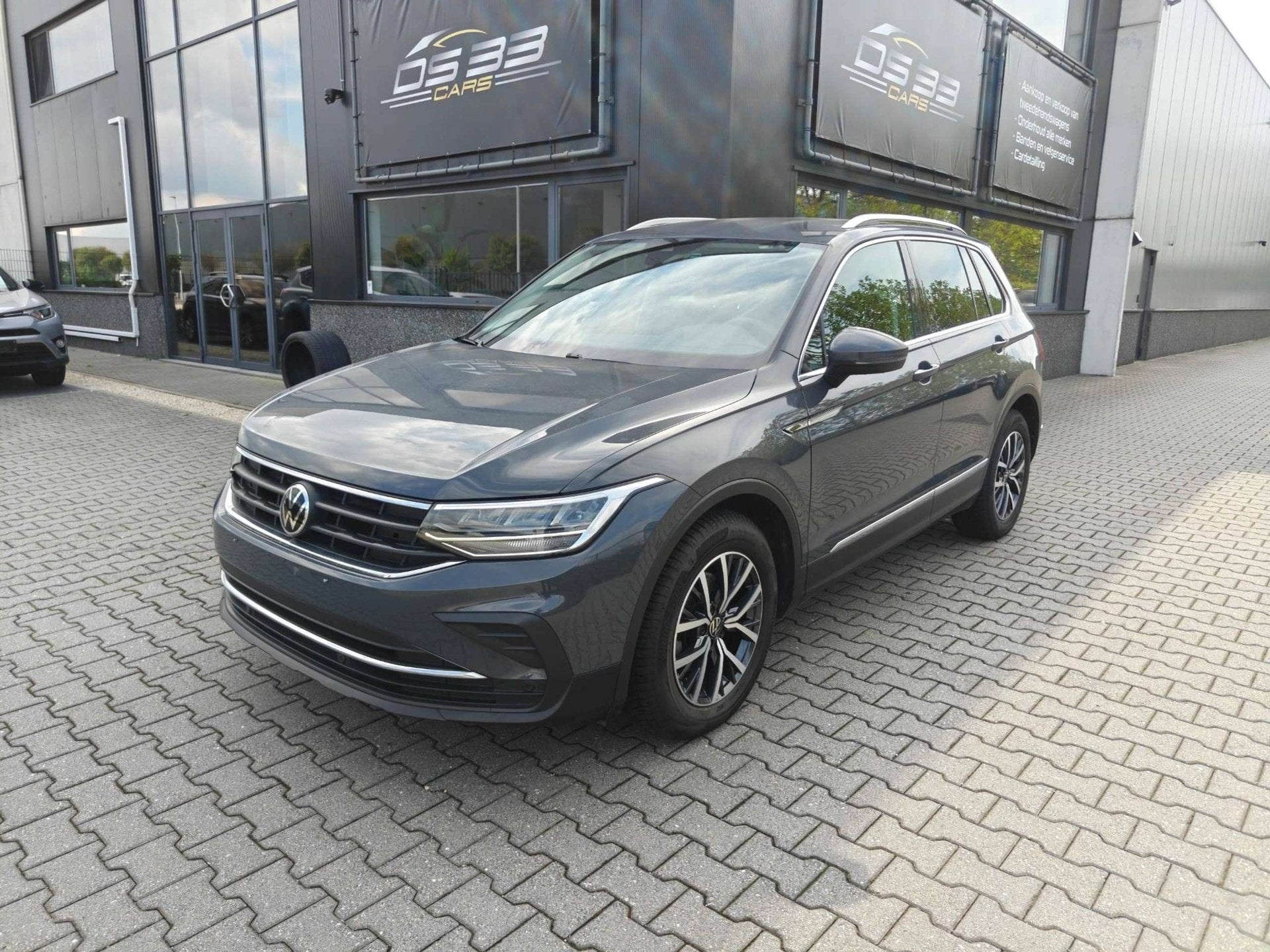 Volkswagen Tiguan 1.5 TSI Life DSG/LED/AdCruise/Zetel+Stuurv, Autos, Argent ou Gris, Achat, Entreprise, Noir