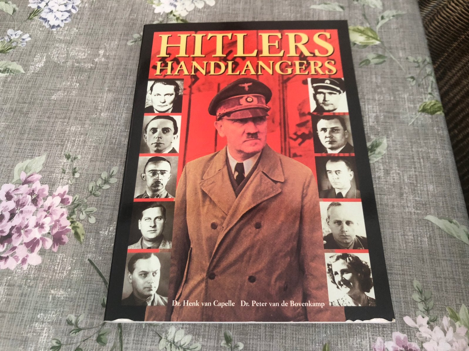 A.P. van de Bovenkamp - Hitlers Handlangers, Enlèvement ou Envoi, A.P. van de Bovenkamp; H. van Capelle