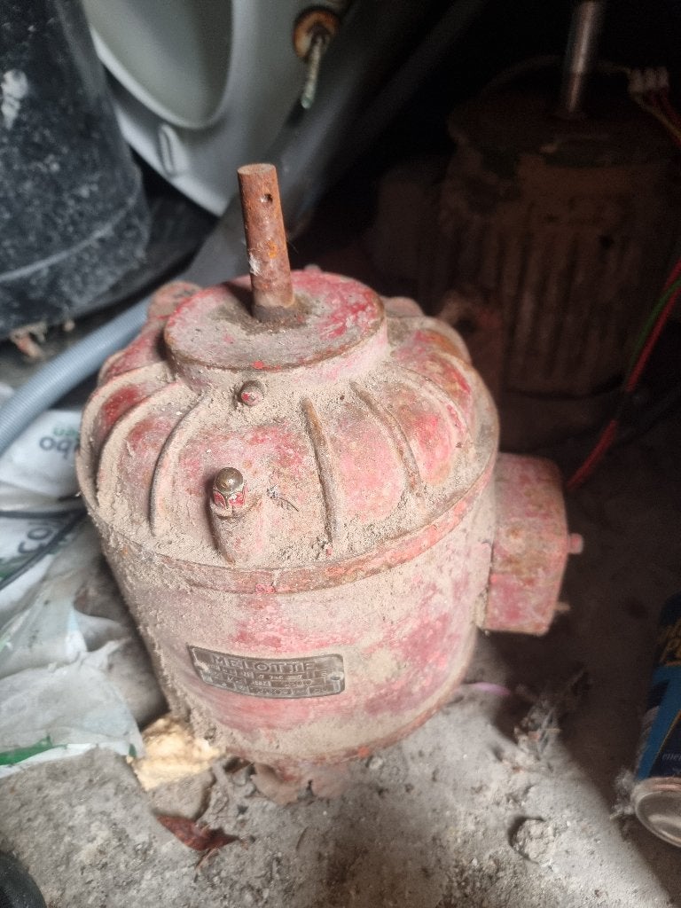 2 moteur, Bricolage & Construction, Moteurs, Enlèvement, Utilisé, Moteur électrique, 1800 tpm ou plus