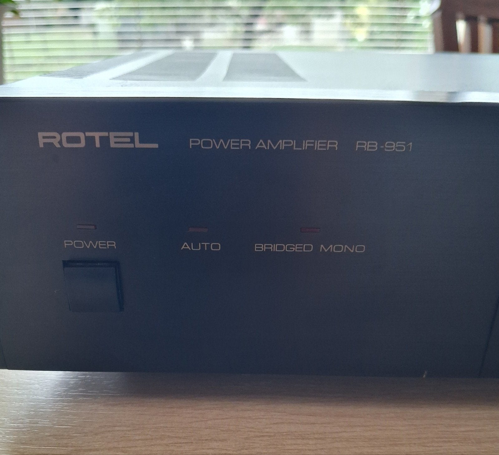 Rotel RB 951, Enlèvement ou Envoi