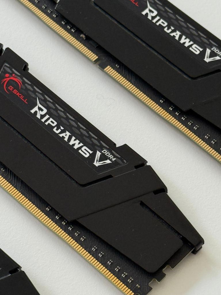 G.Skill Ripjaws V Black 32GB DDR4 (4x8GB) 3600MHz CL18, 32 GB, Enlèvement ou Envoi, DDR4, Utilisé