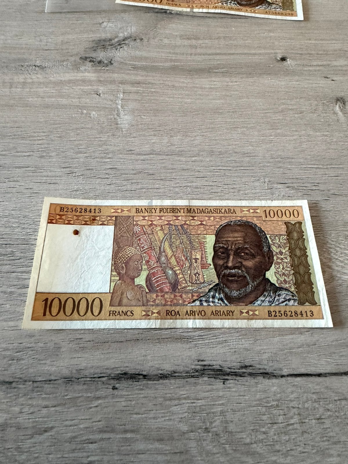 10 000 francs Madagascar très joli, Timbres & Monnaies, Enlèvement ou Envoi