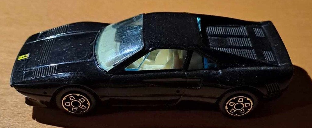 bburago ferrari 288 gto schaal 1:43, Hobby & Loisirs créatifs, Enlèvement ou Envoi, Comme neuf