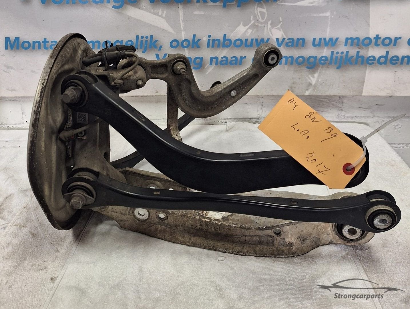 Fusee links achter Audi A4 8W 8W0505435AA, Gebruikt, -, -, -