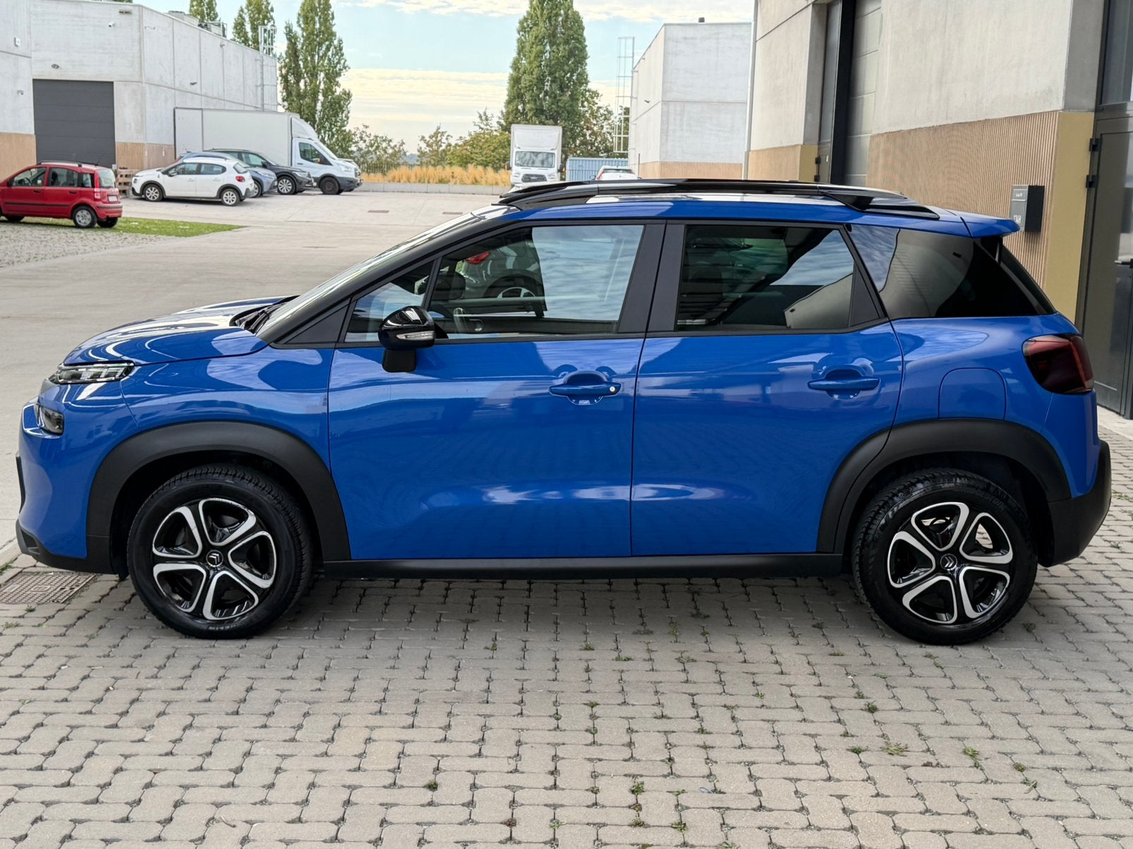 Citroen C3 Aircross C3 Aircross 1.2 PureTech Shine S, Auto's, Dealer onderhouden, Stof, 1199 cc, Blauw
