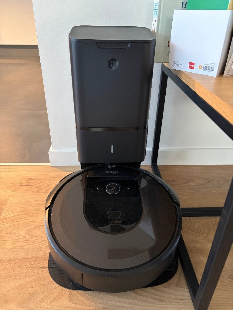 iRobot Roomba Combo i8+ - Robotstofzuiger met Dweilfunctie, Elektronische apparatuur, Ophalen, IRobot, Bedienbaar via app, Zo goed als nieuw