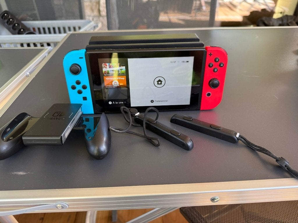 Nintendo Switch Et Accessoires, Enlèvement, Comme neuf, Sans contrôleur, Switch Original