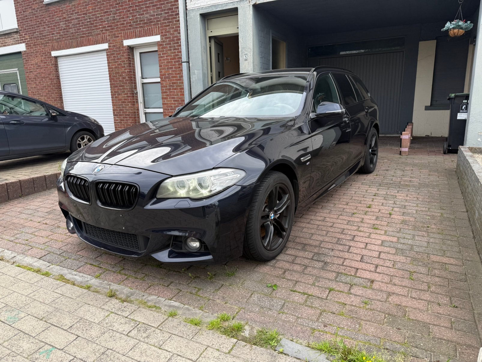 Bmw F11 ///M pakket euro 6b, Automaat, 4 cilinders, Alcantara, Zwart