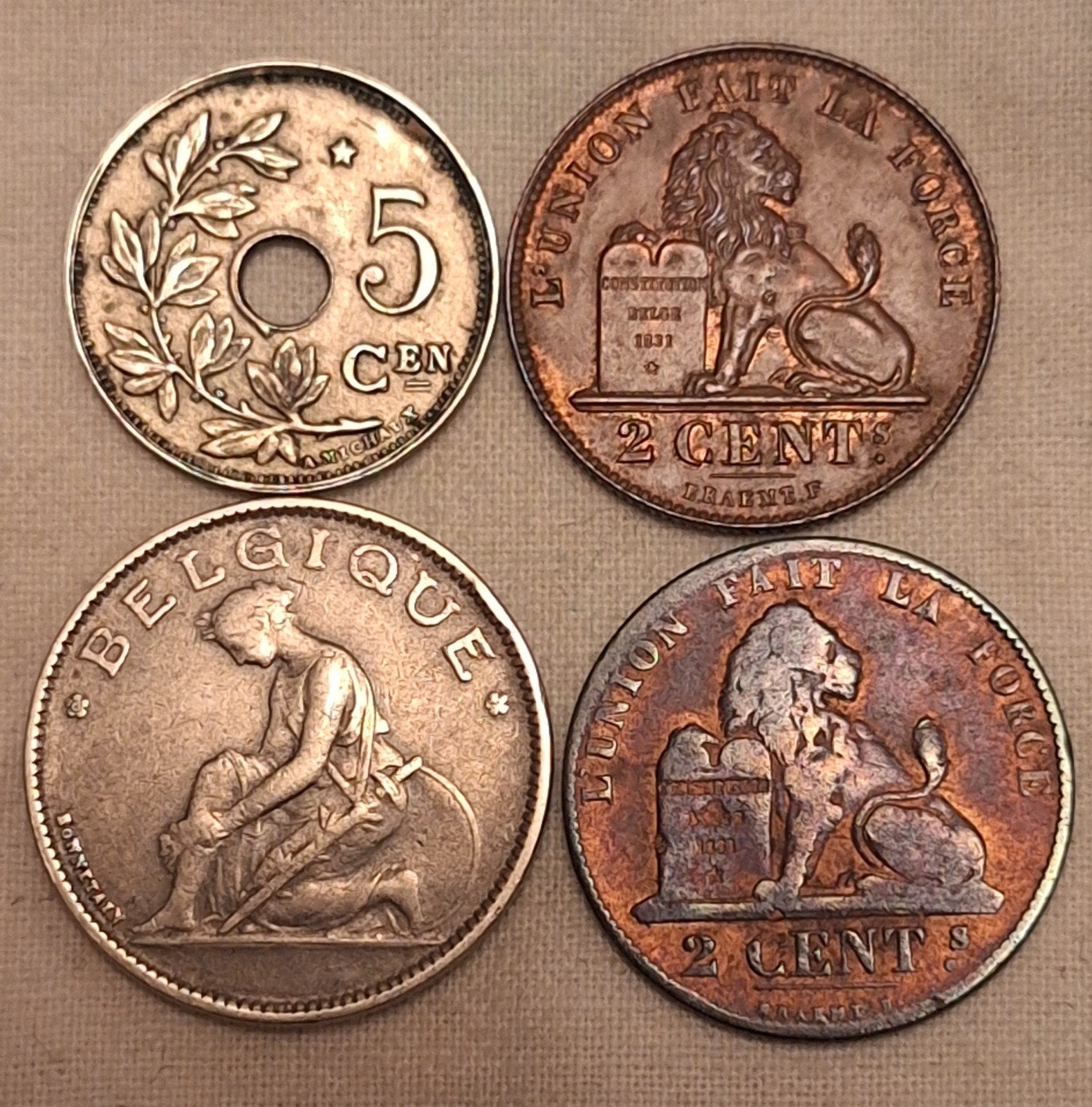 Kavel van 4 authentieke oude Belgische munten (1864 - 1930), Postzegels en Munten, Verzenden