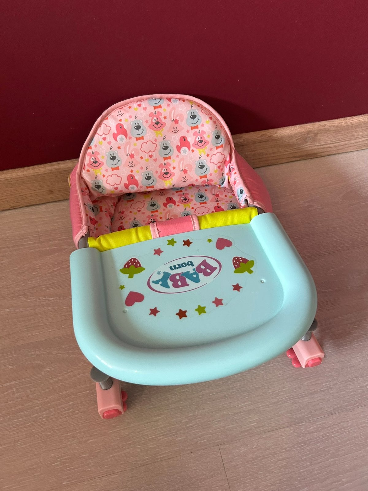 Baby Born stoel die op de tafelbladen kan worden geklikt, Kinderen en Baby's, Ophalen, Zo goed als nieuw