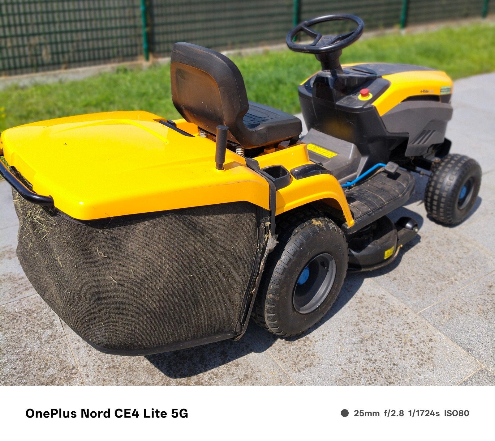 Elektrische zitmaaier Stiga e-ride C300, Enlèvement, Bac de ramassage