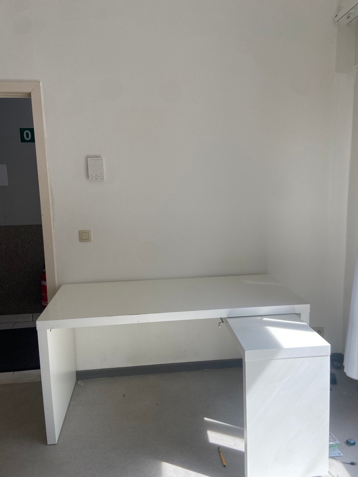 Witte bureautafel, Ophalen, Gebruikt