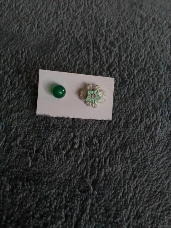 Niet bij elkaar passende groen/mintkleurige oorbellen, Handtassen en Accessoires, Oorbellen, Overige materialen, Ophalen of Verzenden
