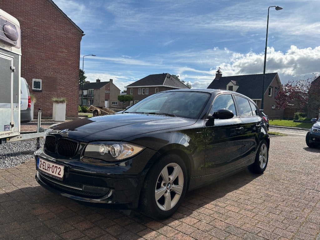 Bmw 1 serie 116, Auto's, BMW, Zwart, Zwart, 5 deurs, Particulier