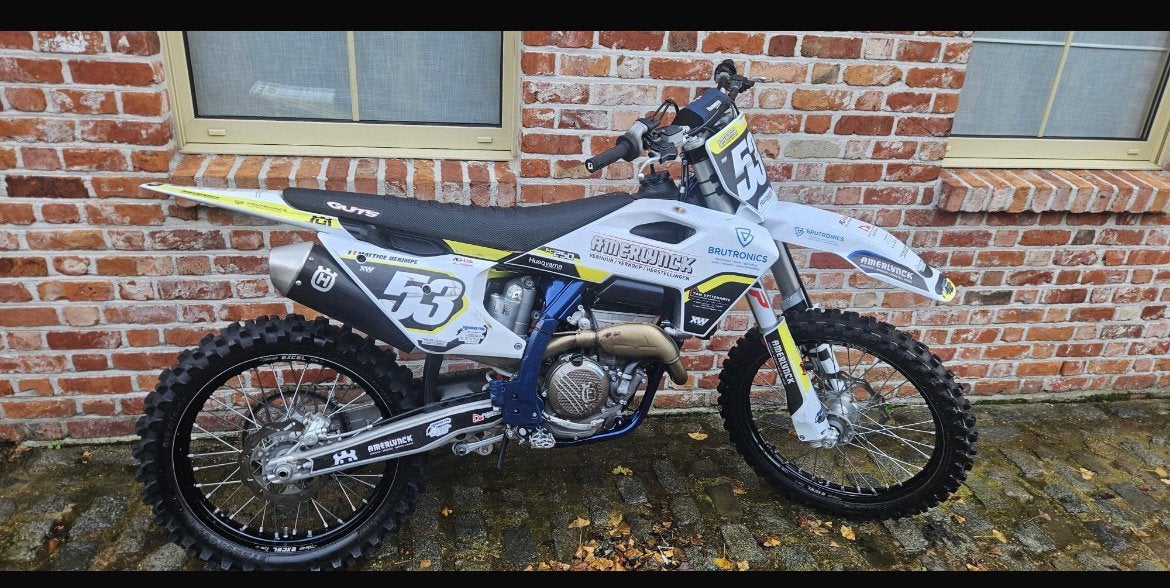 Husqvarna 250, Fietsen en Brommers, Ophalen, Zo goed als nieuw