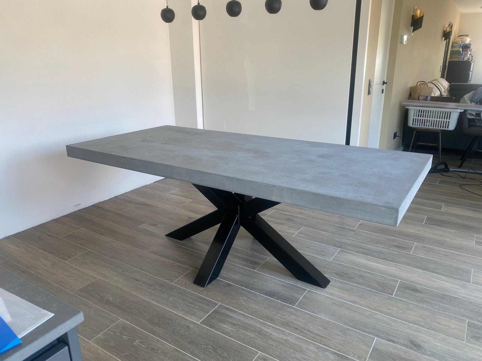 Betonlook eettafel, Enlèvement, Utilisé