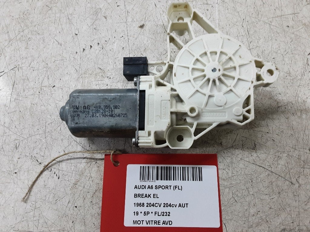 MOTEUR LEVE VITRE ELECTRIQUE AVANT DROIT Audi A6 Avant (C8), Auto-Union-Straße  1,
85057  Ingolstadt, DE, Info@audi.de, Audi, Utilisé