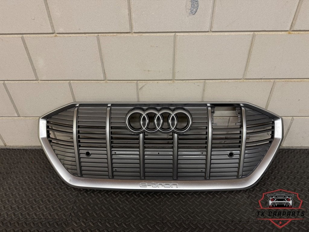 Audi E-tron grille 4ke853651 A/B/C, Auto-onderdelen, Carrosserie, Audi, Voor, Gebruikt
