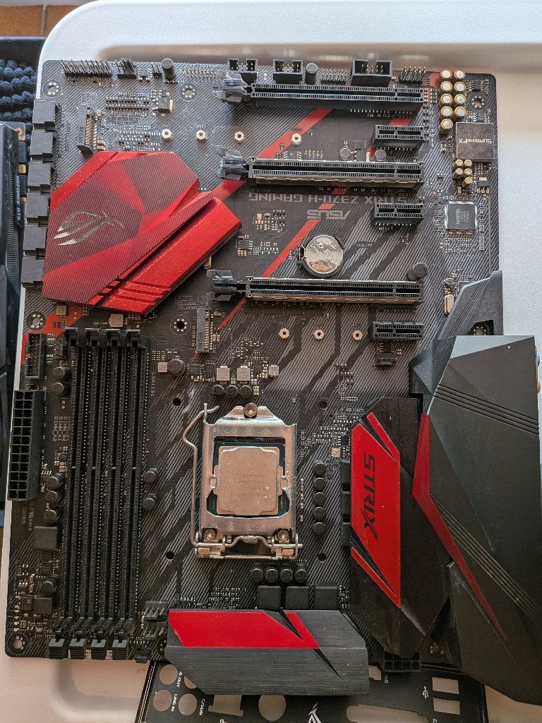 Asus rog strix, Computers en Software, Moederborden, Ophalen