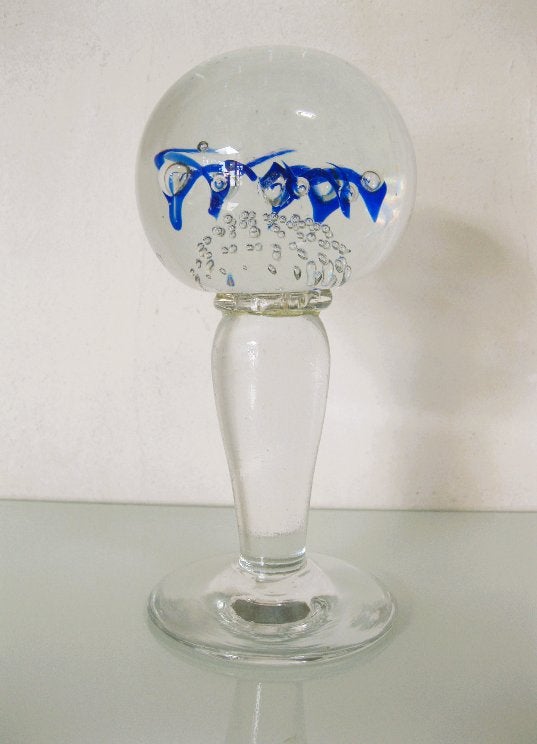 Vintage 16,5cm sulfure op voet porteperruque., Antiek en Kunst, Ophalen