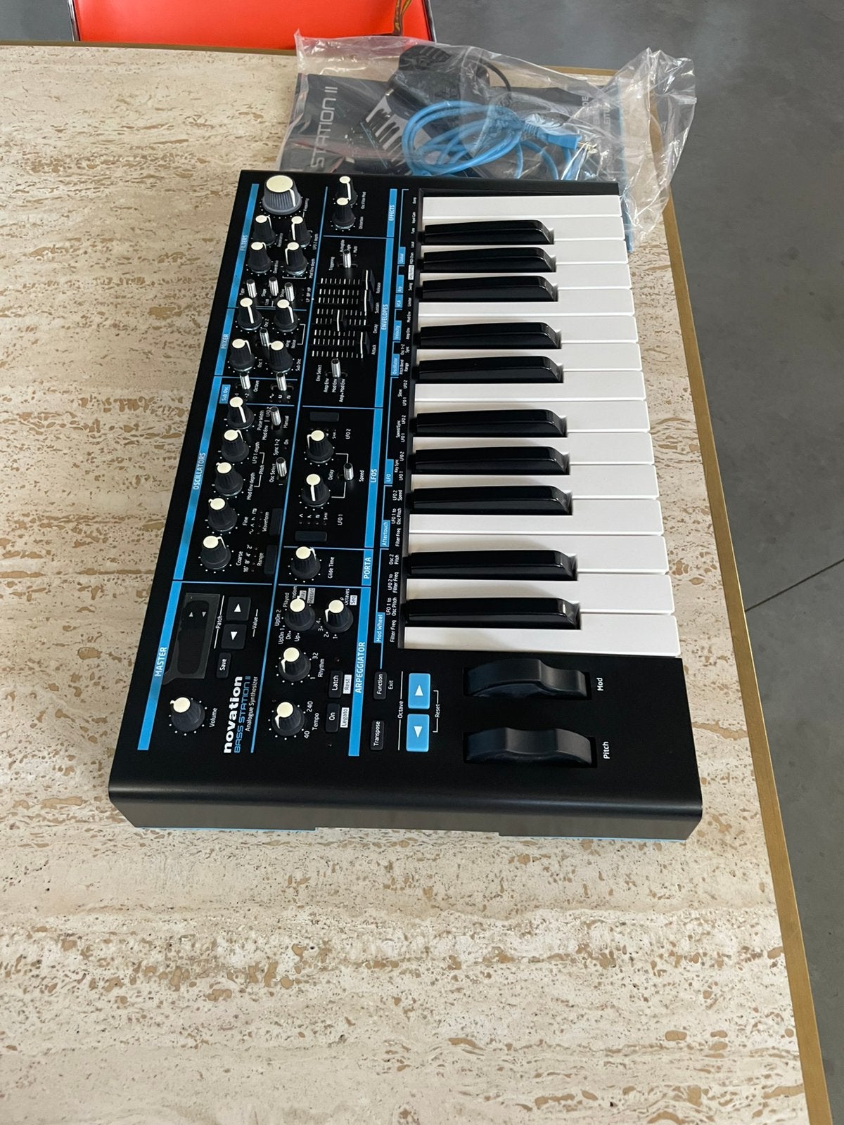 Novation Bass Station 2, Muziek en Instrumenten, Synthesizers, Ophalen, Zo goed als nieuw, Novation