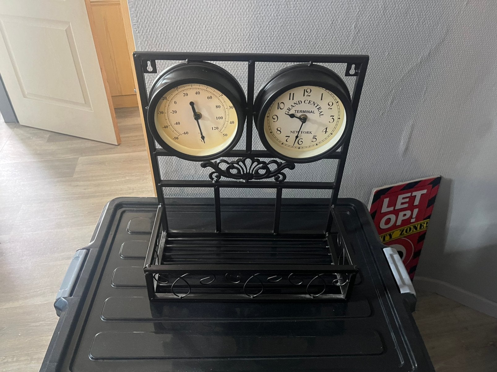 Wandklok en temperatuurmeter, Ophalen, Wandklok, Met thermometer, Landelijk