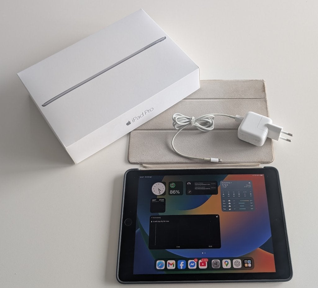 iPad Pro 9.7 + cover + lader + orginele doos, 32 GB, 9 pouces, Comme neuf, Enlèvement