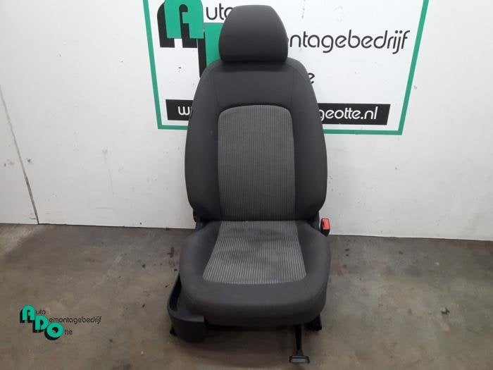 Siège droit d'un Seat Ibiza (Ibiza 08-), -, 3 mois de garantie, Utilisé, -