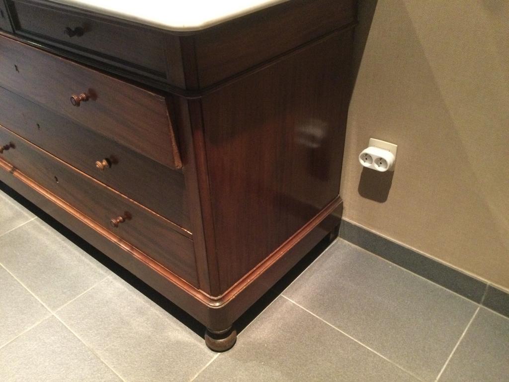 Oude commode, Ophalen
