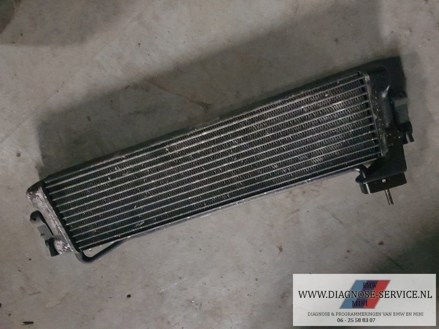 BMW M5 E60 E61 M6 E63 motor olie koeler 2282499, Gebruikt, -, -, Ophalen of Verzenden