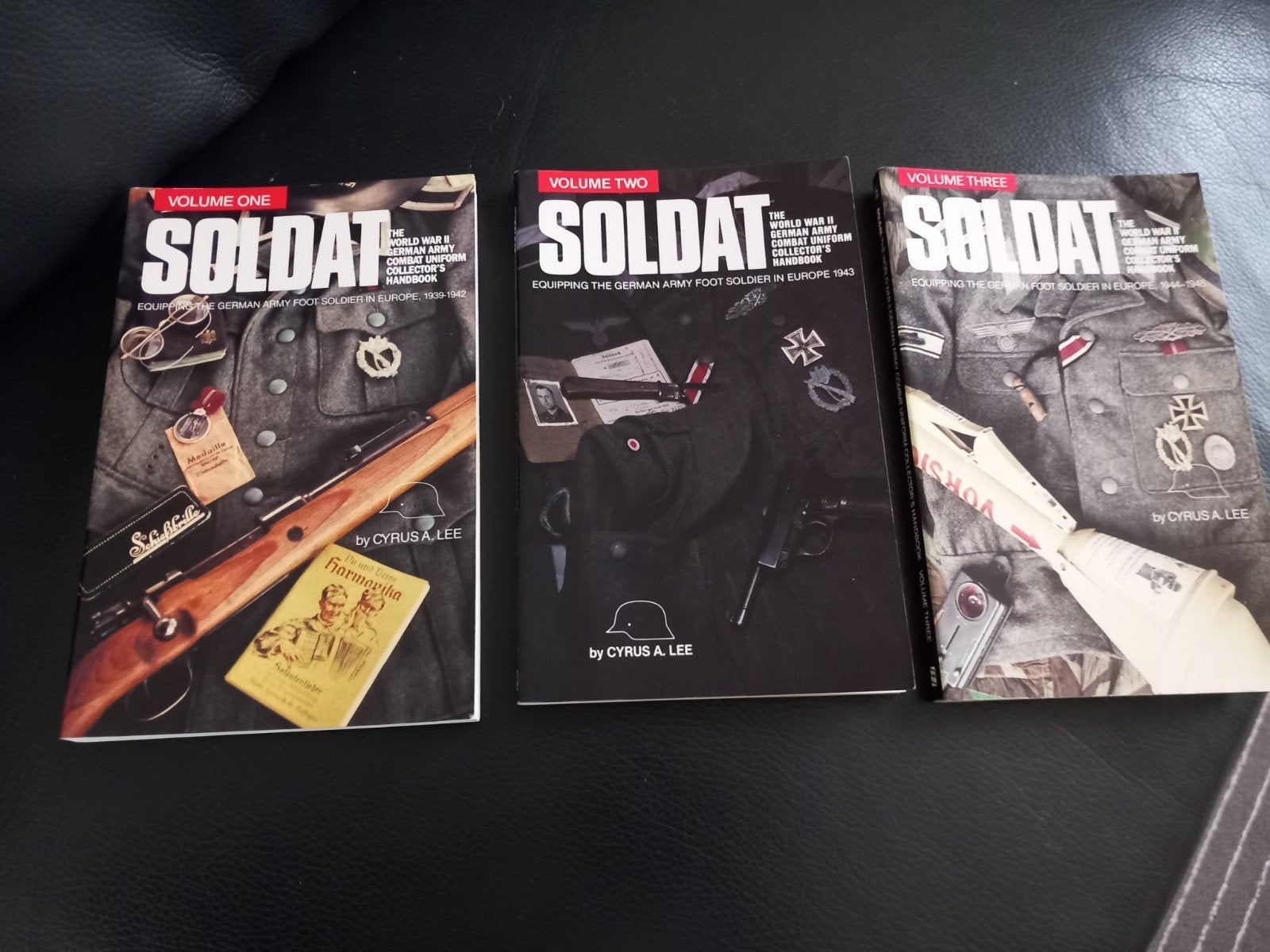 3 livres photos du Soldat Allemand de la Seconde Guerre mond, Collections, Enlèvement ou Envoi