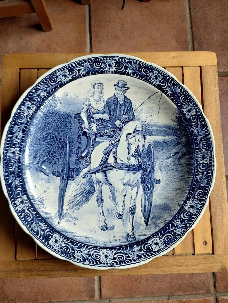 Assiette Décorative Delft par Boch Belgique – Scène Mariage, Enlèvement