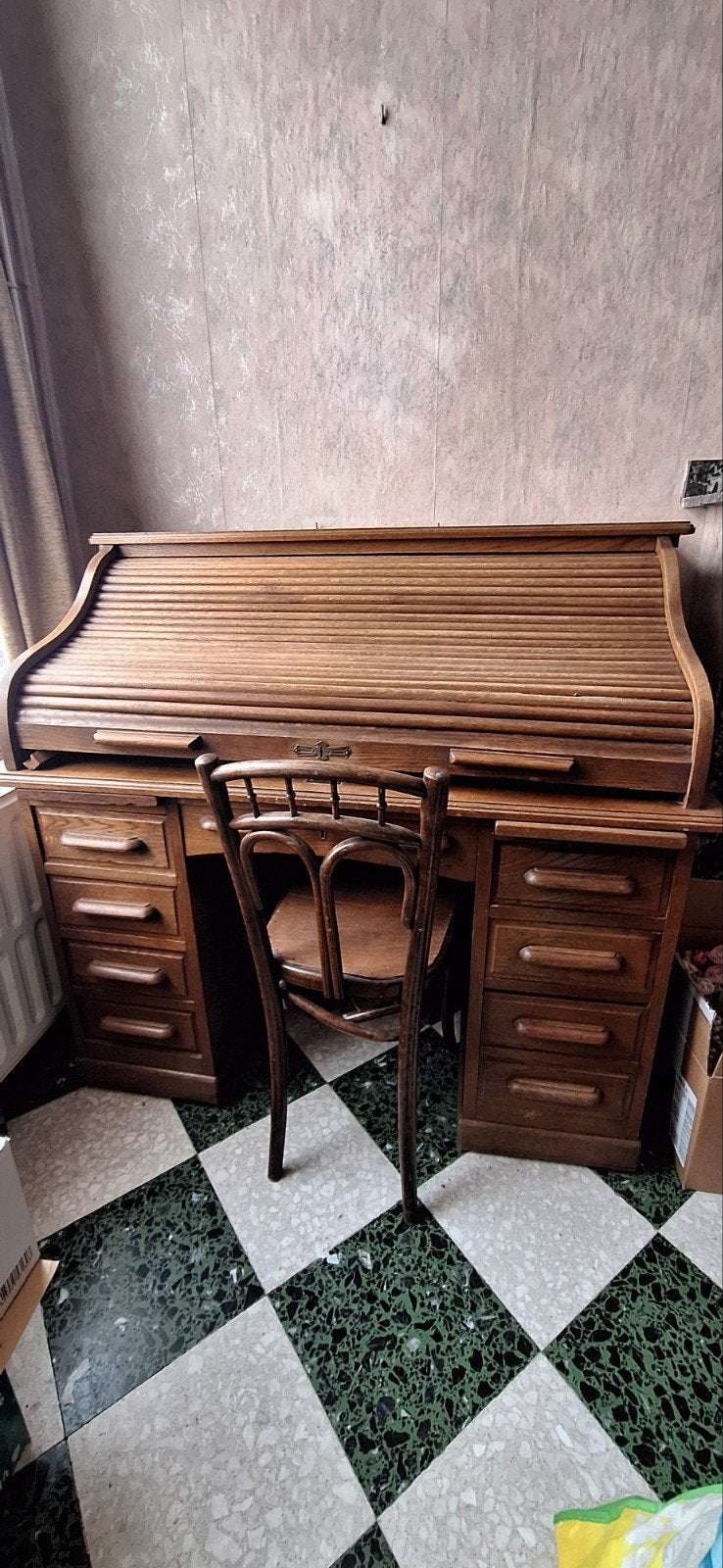 Bureau Américain avec plusieurs tiroirs