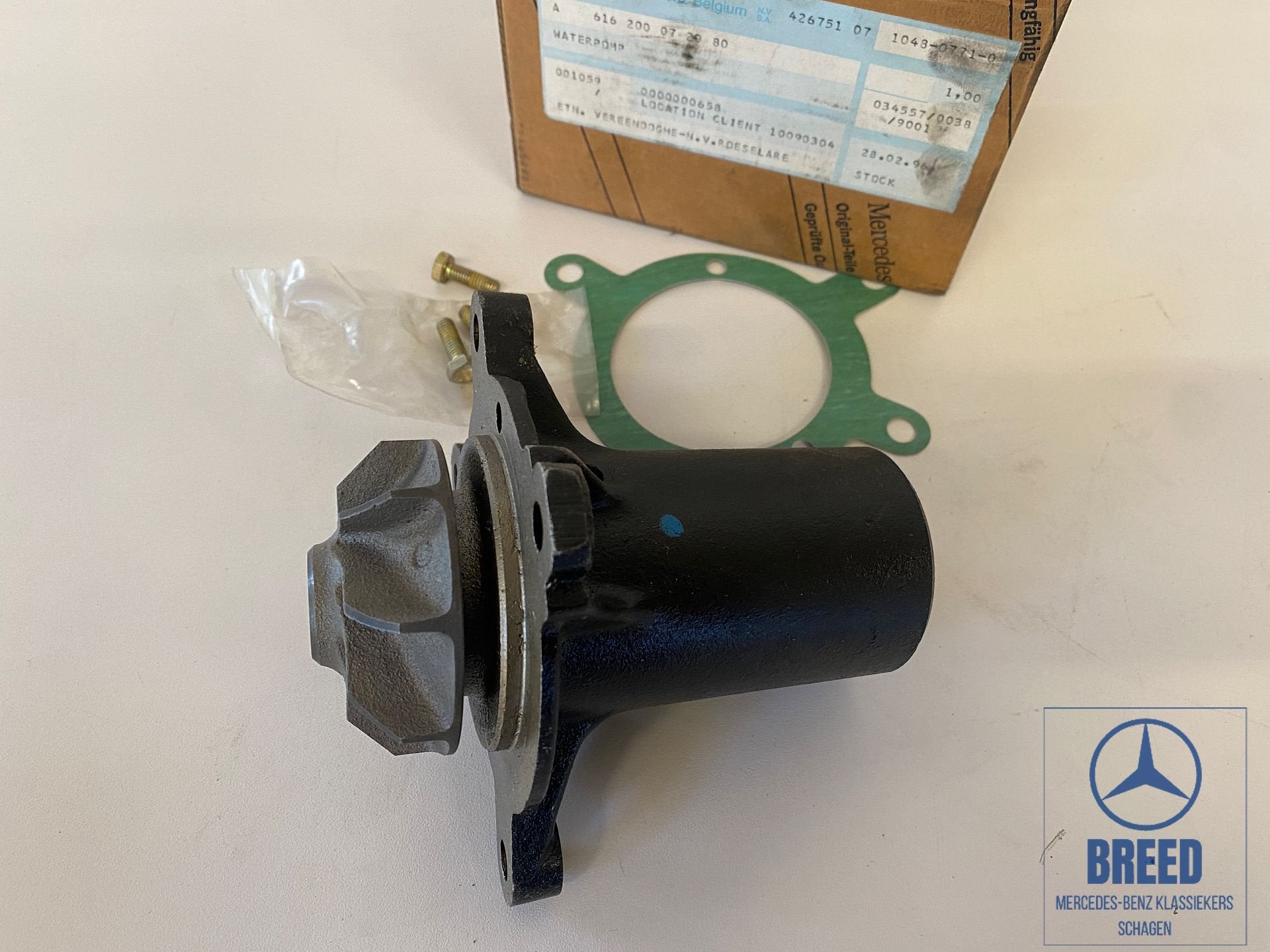 NOS waterpomp Mercedes-Benz W601 W602 W611 T1 TN W460, Neuf, -, -, Enlèvement ou Envoi