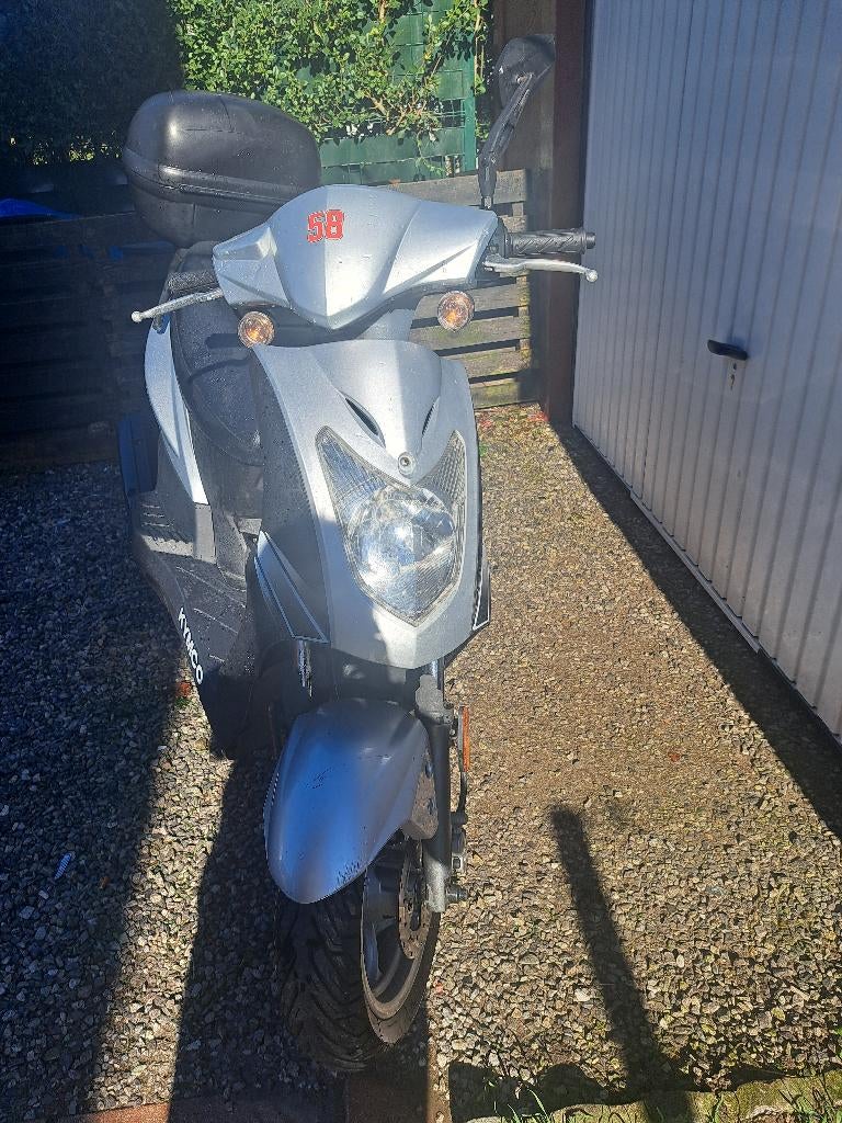 A vendre scooter kymco agillity 125cc, 125 cm³, Comme neuf, Classe B (45 km/h), Enlèvement