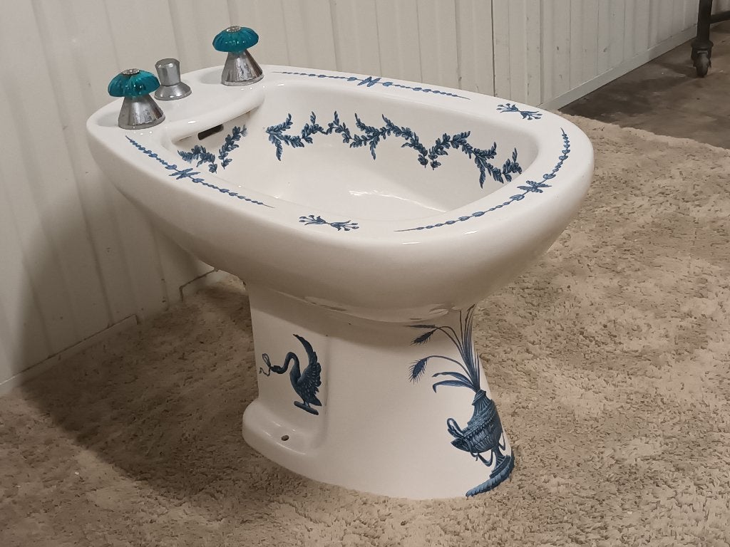 Antieke bidet, Ophalen