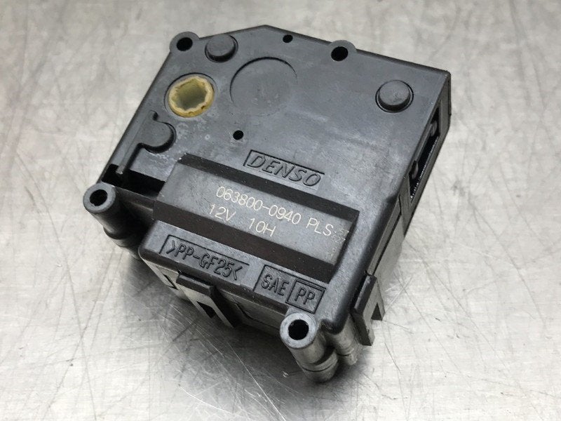 ACTIONNEUR MOTEUR VOLET CHAUFFAGE LS (F4) (|0638000940|), Utilisé, Lexus