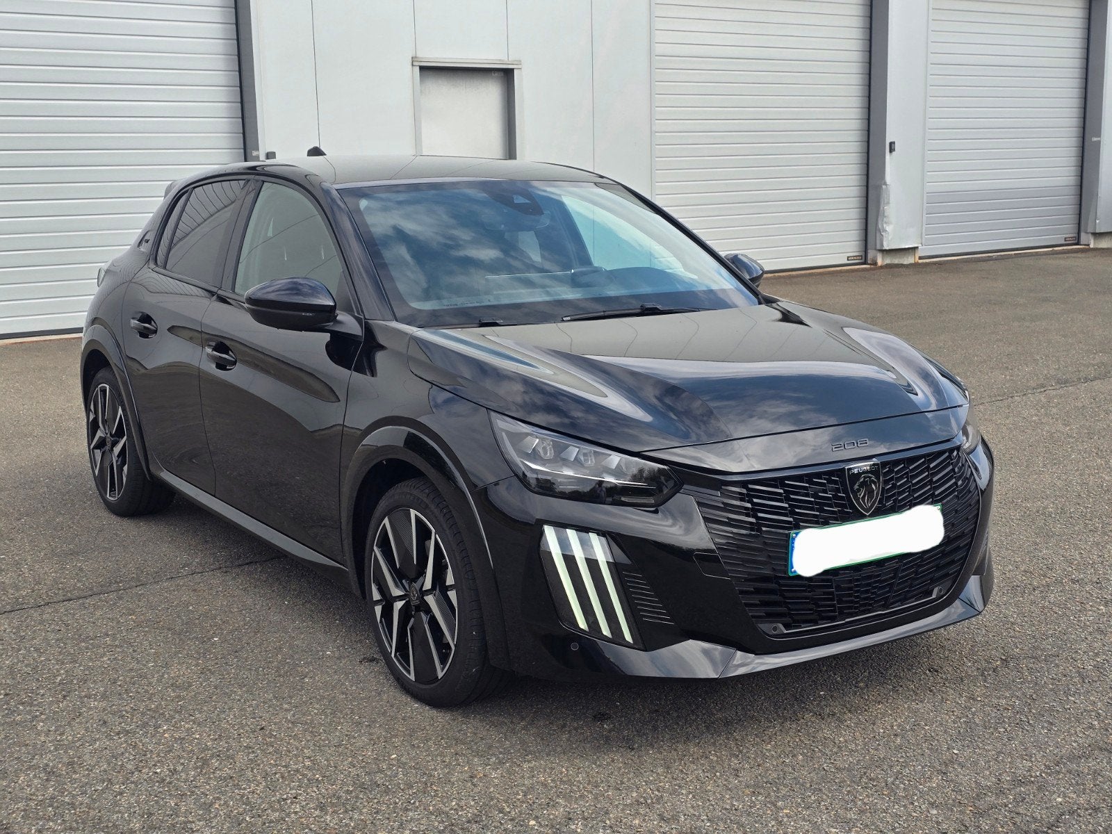 Peugeot 208 GT Hybrid Automaat |Facelift|8.198 km|GARANTIE, Auto's, Dealer onderhouden, Leder en Stof, Zwart, Bedrijf