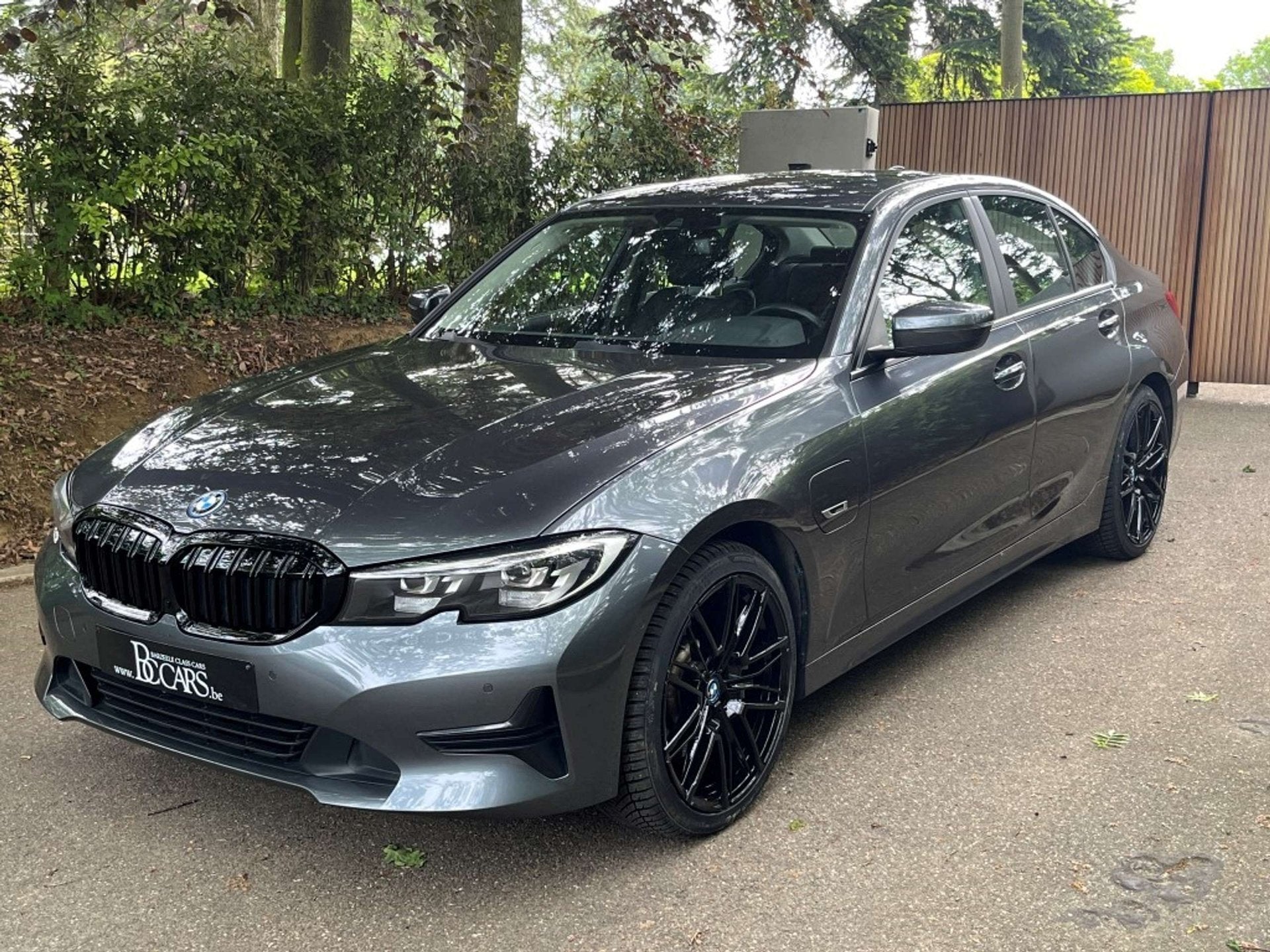 BMW 330 Led-Cockpit Pro-Navigatie-Leer-Carplay-Cam-19", Automaat, 4 cilinders, Bedrijf, Hybride Elektrisch/Benzine
