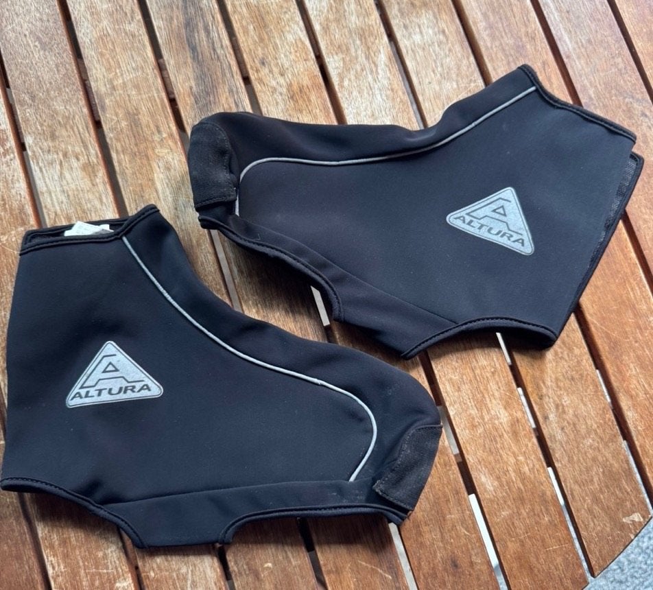 4 paires Couvre chaussures Altura/BBB /Pro1/Pro2 cycliste, Vélos & Vélomoteurs, Enlèvement, M, Chaussures